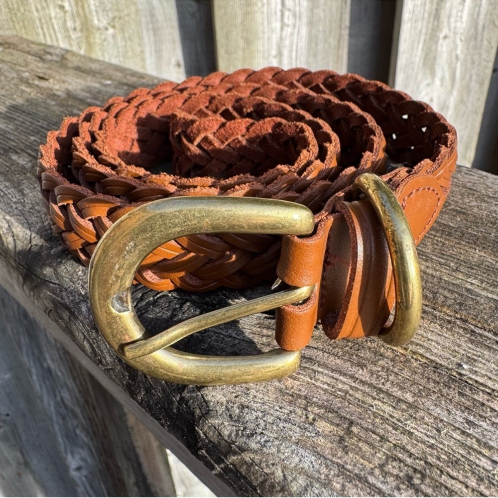 Brown genuine leather belt. Woven.